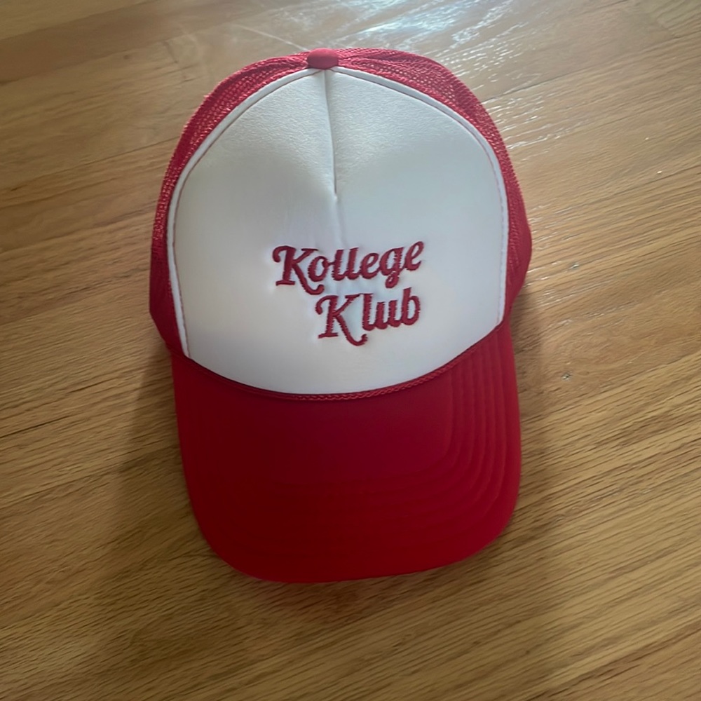 Red, Kollege Klub Trucker Hat